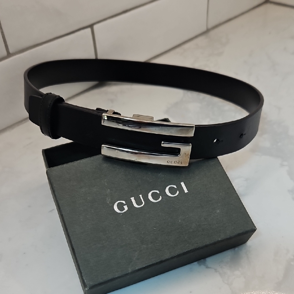 Gucci Black Leather Belt with Silver Buckle